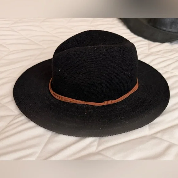 Urban Outfitters Black Fedora with Brown Band - Picture 2 of 3